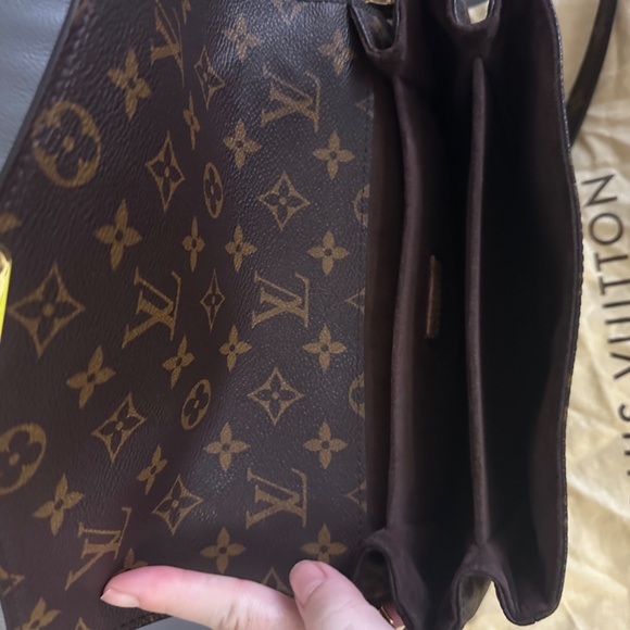 Louis Vuitton Pochette Metis - Picture 8 of 17